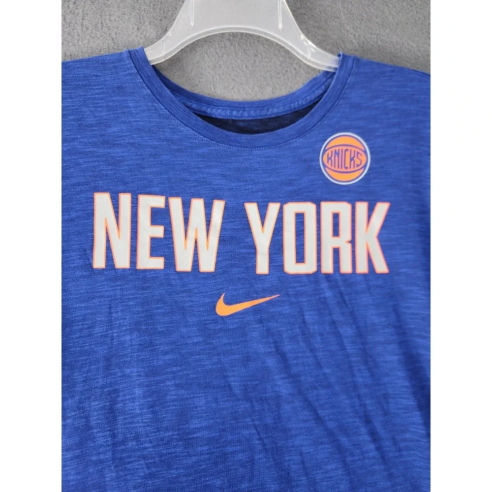New York Knicks Nike NBA Dri Fit Shirt Size Men's XL Long Sleeve Athletic Fit